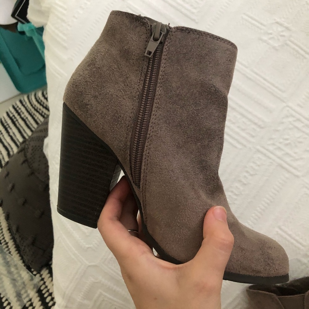 Adorable high heel booties!